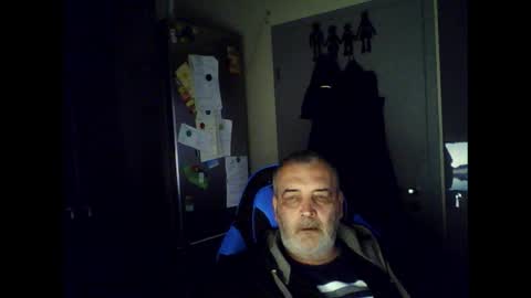 Chris online show from April 26, 4:32 am