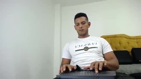 chris_dick2 online show from April 16, 6:13 am