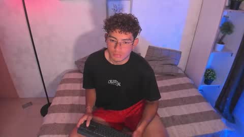 Chris Quartz online show from October 19, 5:01 am