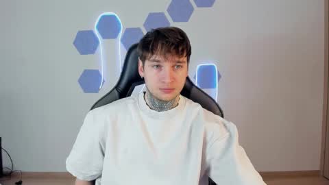 Chris Tyson online show from December 3, 10:04 am