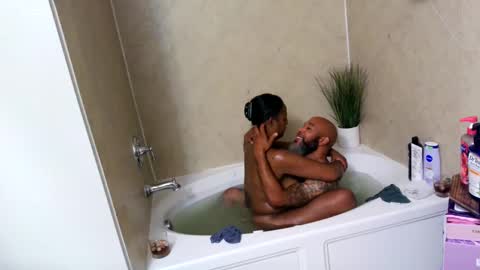 KING YAMMY online show from September 28, 4:10 am