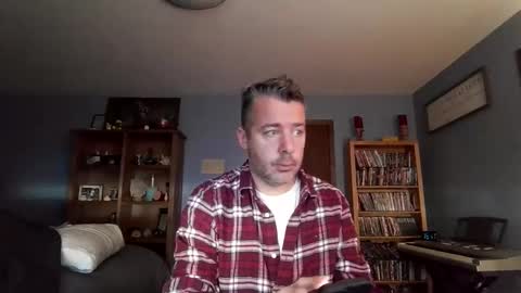 chrisw8121 online show from December 4, 4:03 pm