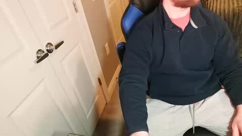 Snapshot of chuck0781 chatting on December 29, 3:44 am chuck online show from December 29, 3:44 am