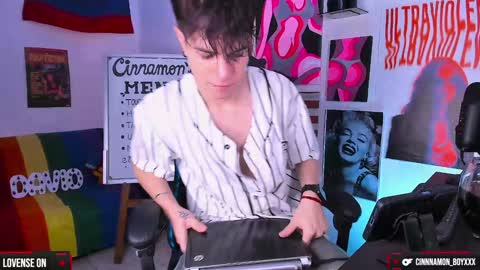 David     Independent Model online show from December 6, 4:03 am