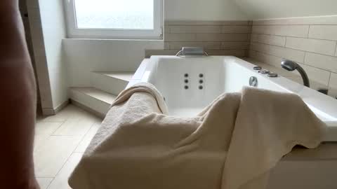 clamshive7 online show from September 21, 1:00 pm