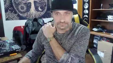 chad online show from December 20, 8:38 pm