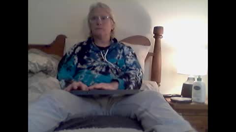 clitboy658752 online show from March 19, 6:33 pm