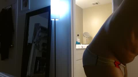 Snapshot of colbymoney chatting on March 1, 3:10 am Colby big dick money online show from March 1, 3:10 am