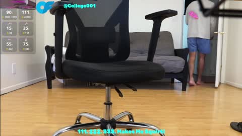 Snapshot of college001 chatting on December 19, 9:38 pm College001 online show from December 19, 9:38 pm