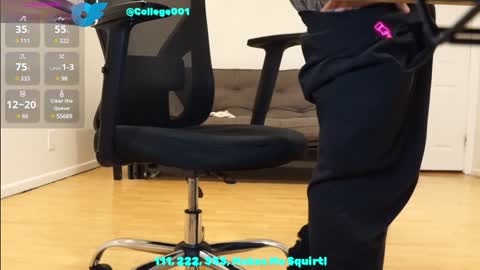 Snapshot of college001 chatting on January 19, 1:33 pm College001 online show from January 19, 1:33 pm