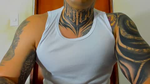 Snapshot of colombian_monster_cock chatting on October 11, 6:28 am camilo online show from October 11, 6:28 am