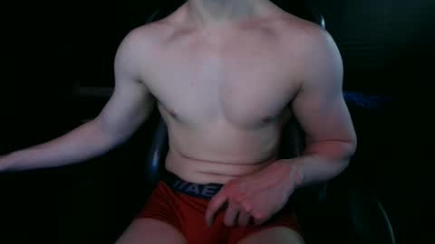 colossaltitann online show from April 14, 2:33 am