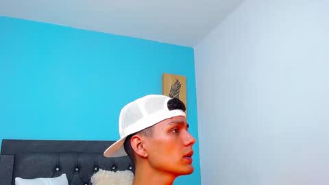 Connor online show from December 16, 11:18 pm