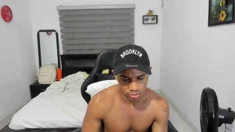 Ethan  online show from January 11, 5:22 am