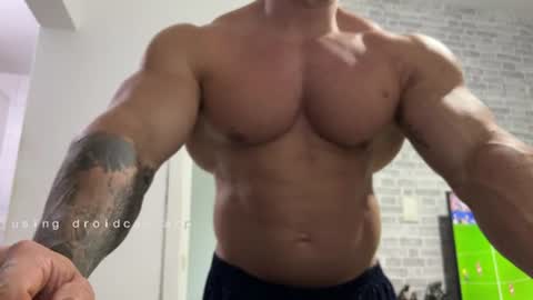 couplemuscle40 online show from June 22, 6:23 pm