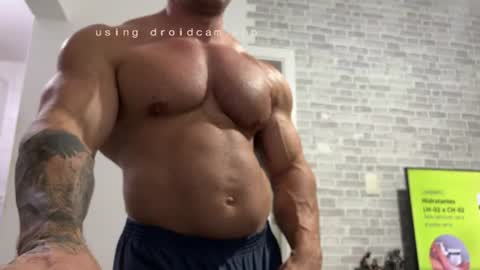couplemuscle40 online show from June 16, 11:29 pm