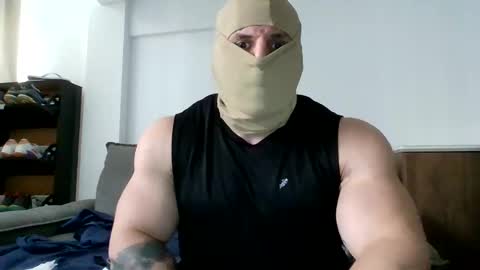 couplemuscle40 online show from September 10, 12:15 pm