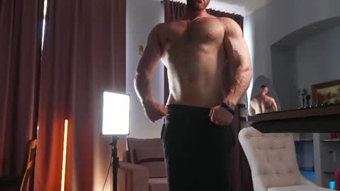 CraveLorenzo online show from June 23, 9:03 am