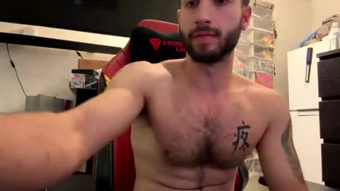 crazydill28 online show from October 31, 4:43 pm