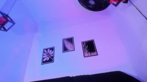 criss_zuri online show from June 5, 12:44 pm