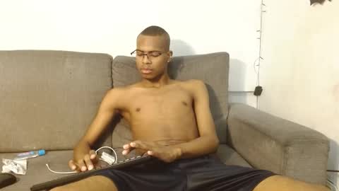 criss_zuri online show from October 25, 11:56 am