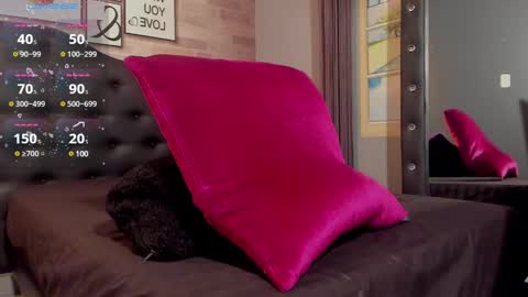 crissh 1 online show from December 2, 9:26 pm