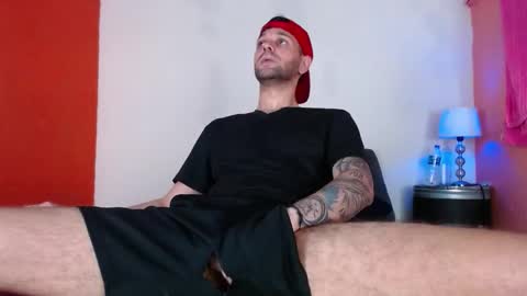 cristianhot125 online show from March 25, 9:19 pm