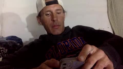 cumslutboi27 online show from March 11, 6:00 am