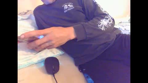 cumslutboi27 online show from October 5, 5:11 am