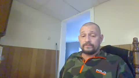 Snapshot of cuntreeboy68 chatting on December 18, 2:17 pm Bash online show from December 18, 2:17 pm
