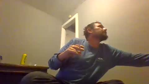 Snapshot of cuntreeboy68 chatting on December 3, 2:45 am Bash online show from December 3, 2:45 am