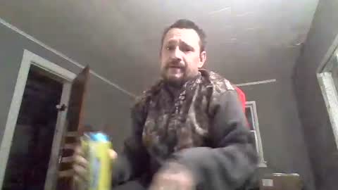 Snapshot of cuntreeboy68 chatting on February 15, 2:05 am Bash online show from February 15, 2:05 am