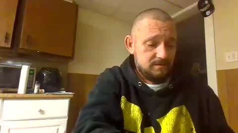 Snapshot of cuntreeboy68 chatting on December 23, 10:55 pm Bash online show from December 23, 10:55 pm