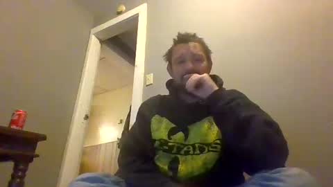 Snapshot of cuntreeboy68 chatting on December 7, 3:47 am Bash online show from December 7, 3:47 am