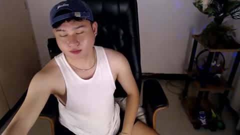 cuteasianlee online show from January 15, 11:25 am