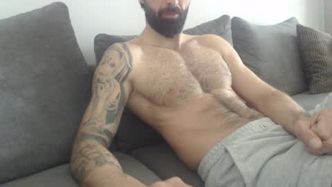 cuteeboy online show from April 6, 6:25 am