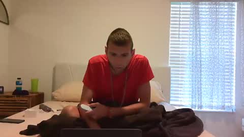 cuteguy83010 online show from June 6, 7:20 pm
