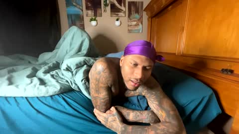 Snapshot of daddyjanimal chatting on December 15, 10:39 am sexy tatted king bbc online show from December 15, 10:39 am