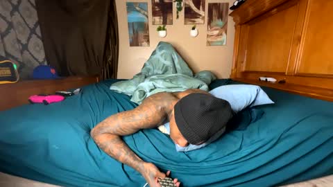 Snapshot of daddyjanimal chatting on December 4, 9:40 am sexy tatted king bbc online show from December 4, 9:40 am