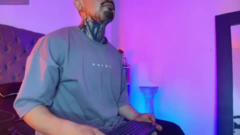 Dallas whitee online show from April 18, 7:58 pm