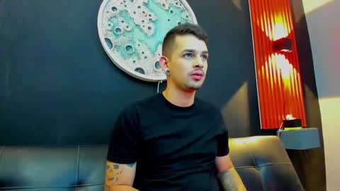 Snapshot of damian__oliver chatting on January 16, 5:21 am Damian Oliver online show from January 16, 5:21 am