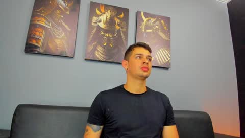 Snapshot of damian__oliver chatting on February 17, 4:09 am Damian Oliver online show from February 17, 4:09 am