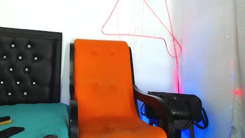 Snapshot of damian_hart_24cm chatting on October 20, 10:41 am damian_hart_24cm online show from October 20, 10:41 am