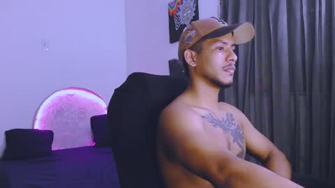 instagram damiannreed. online show from March 6, 3:36 am