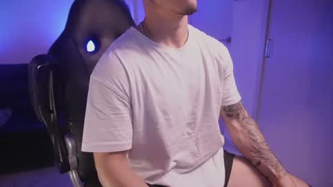 insta damn8   --------  online show from December 7, 12:42 am