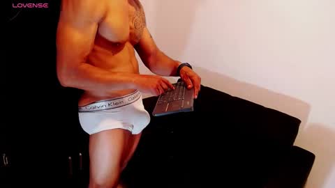 ---Taylor--- online show from December 18, 4:31 am