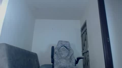 dammuscle online show from April 8, 4:27 pm