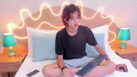 D A N online show from October 4, 2:11 pm