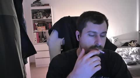 King Dan online show from December 28, 8:47 pm