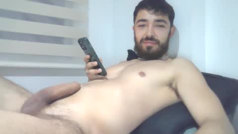 Snapshot of dani3l9905 chatting on September 26, 6:33 am dani3l9905 online show from September 26, 6:33 am